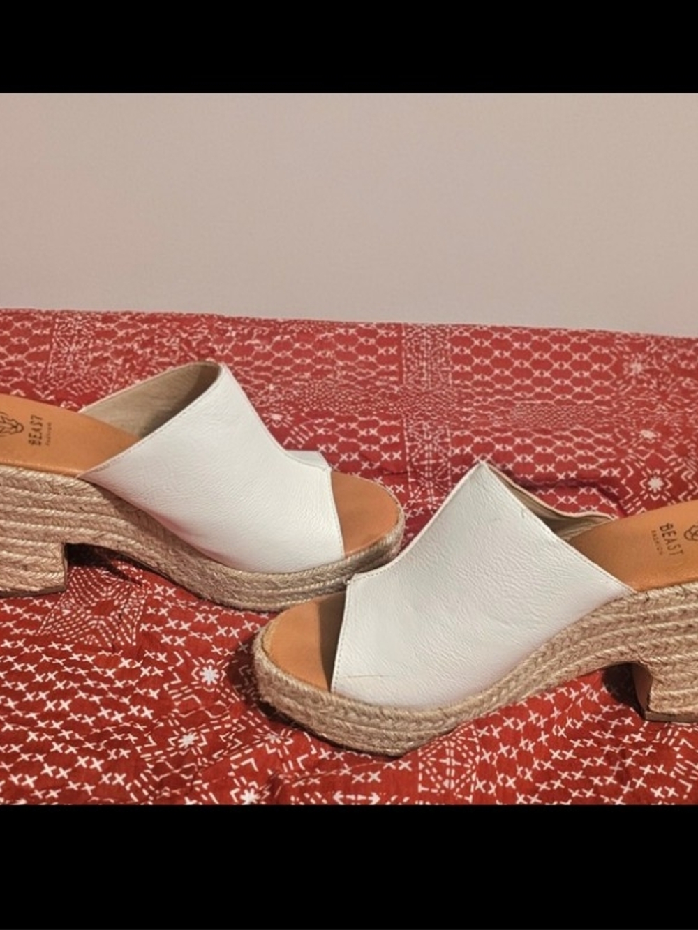 White Wedges
